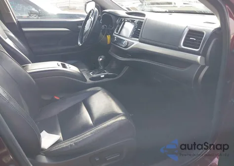 2018 Toyota Highlander Xle z USA, uszkodzony, nr VIN 5TDJZRFH1JS894990